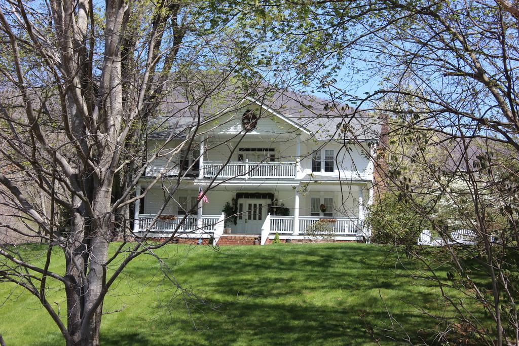 Buffalo Tavern Bed And Breakfast เวสต์เจฟเฟอร์สัน ภายนอก รูปภาพ