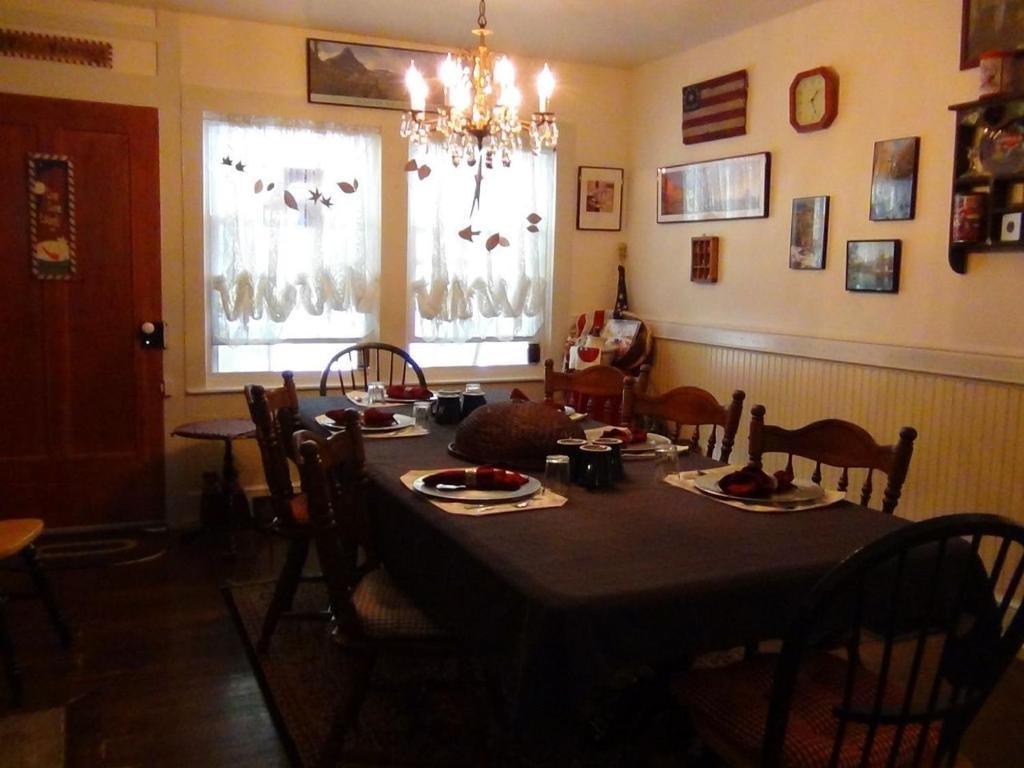 Buffalo Tavern Bed And Breakfast เวสต์เจฟเฟอร์สัน ภายนอก รูปภาพ