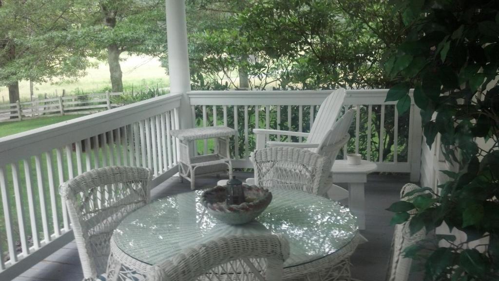 Buffalo Tavern Bed And Breakfast เวสต์เจฟเฟอร์สัน ภายนอก รูปภาพ